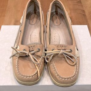 Speery top-siders. Barely worn. Perfect for your spring wardrobe. A classic